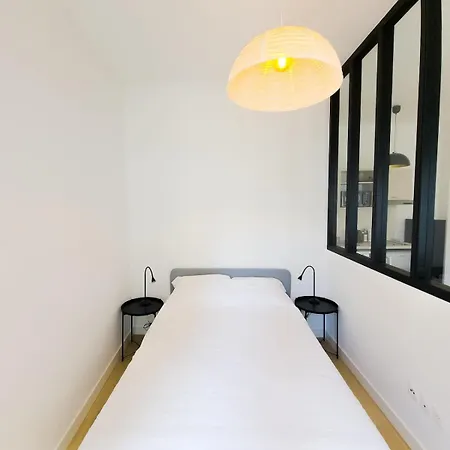 Prestige Et Raymond Apartment